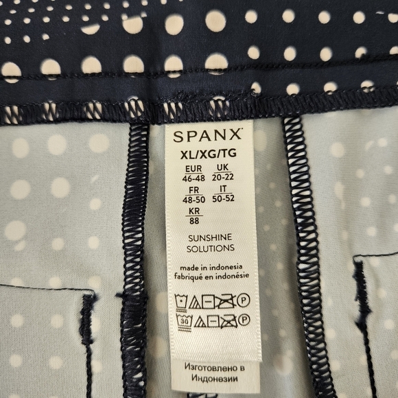 SPANX Sunshine Shorts 6" pull on waist UPF 50 navy Size XL - Picture 10 of 13